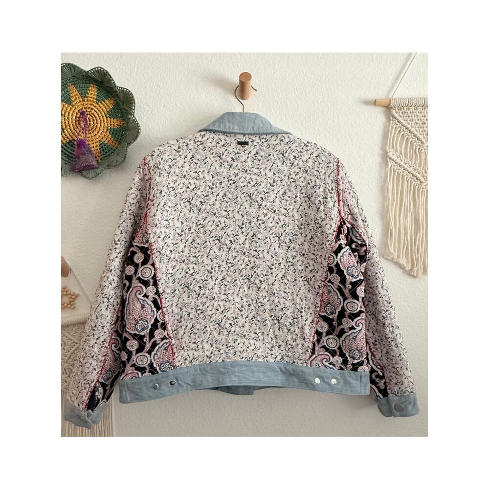 Blank NYC Patchwork Reversible Quilted Floral Jac… - image 4